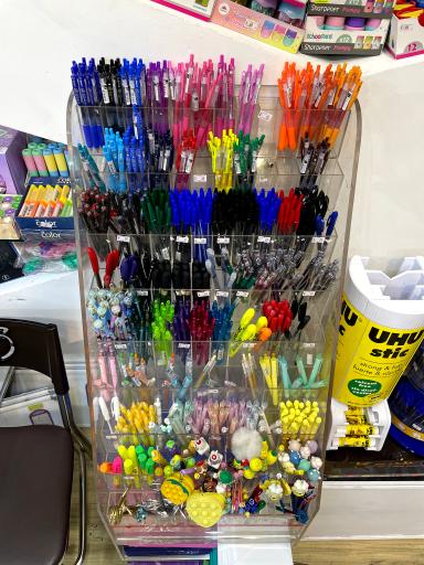 عکس فروشگاه لوازم تحریر پوم پوم استور