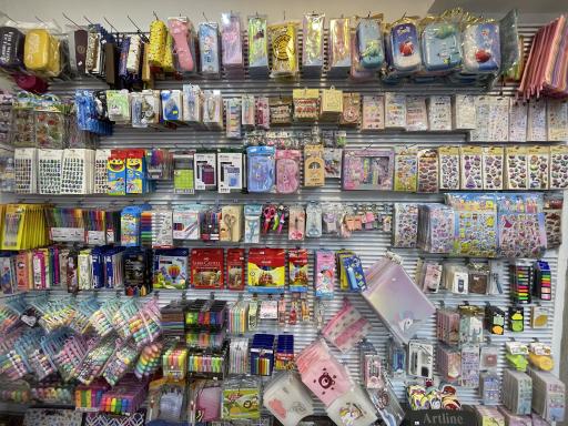 عکس فروشگاه لوازم تحریر پوم پوم استور