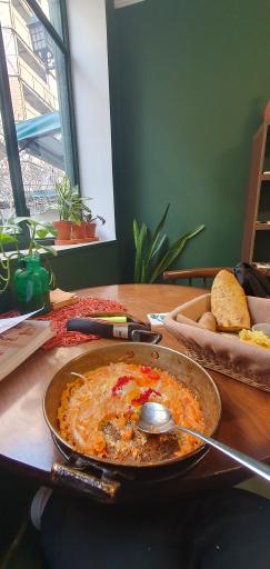 کافه کتاب خانه اکنون