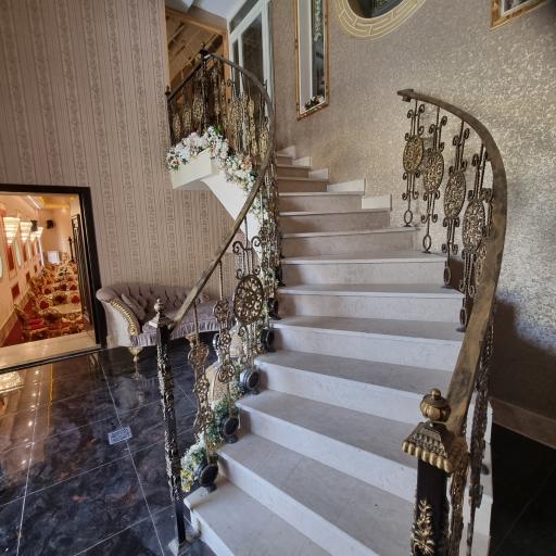 عکس باغ تالار عمارت آمالیس 