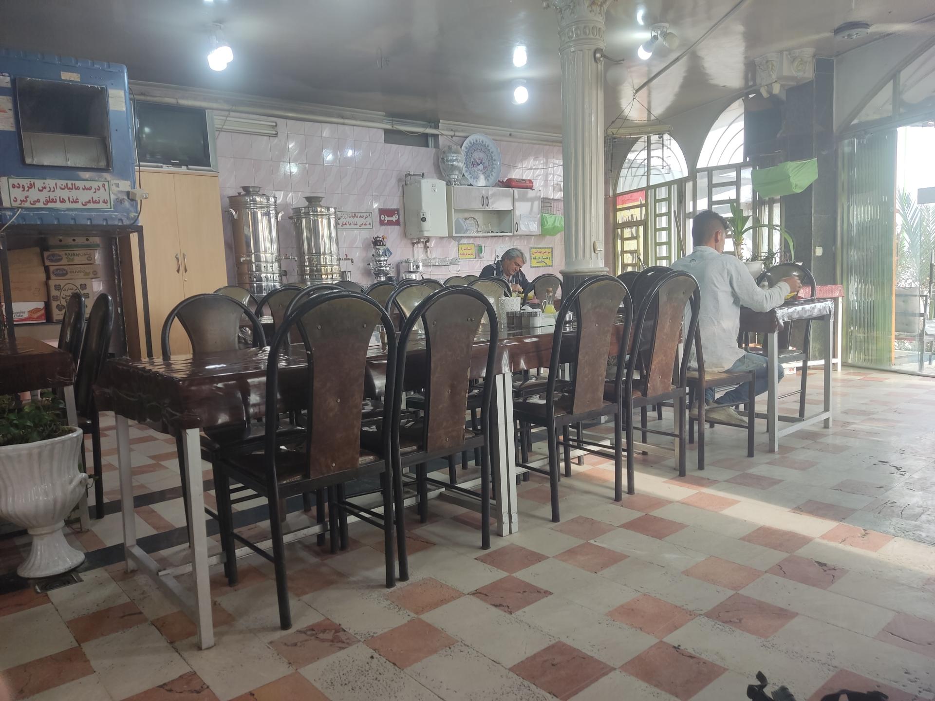 عکس کافه رستوران اکبر کاشی