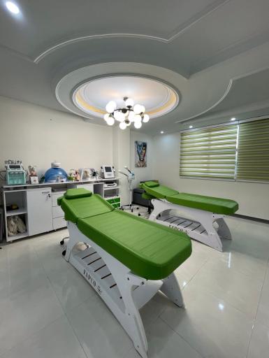 عکس کلینیک زیبایی هما