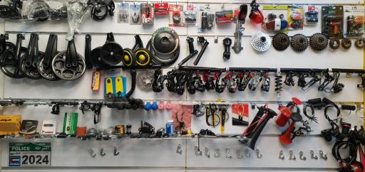 عکس فروشگاه محبی دوچرخه باردو