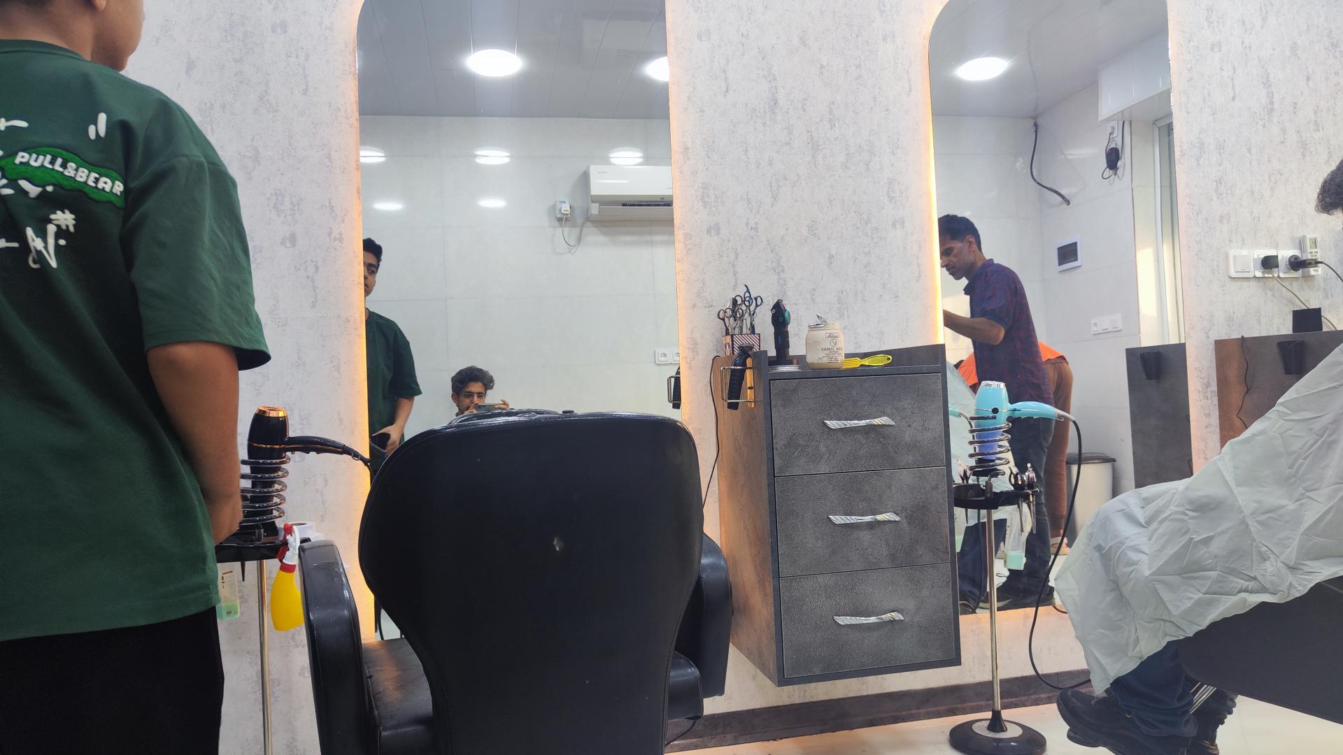 عکس آرایشگاه صادق