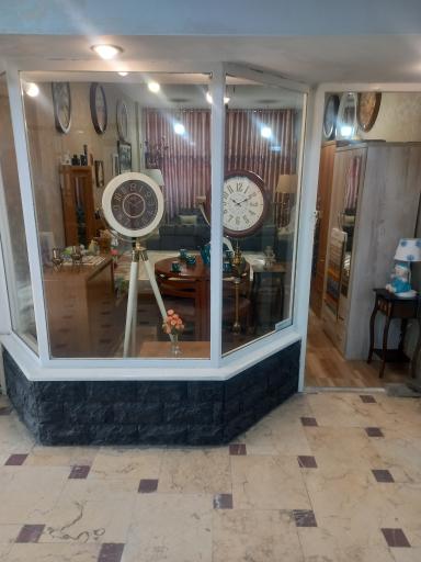 عکس فروشگاه مبلمان بالسا دکور