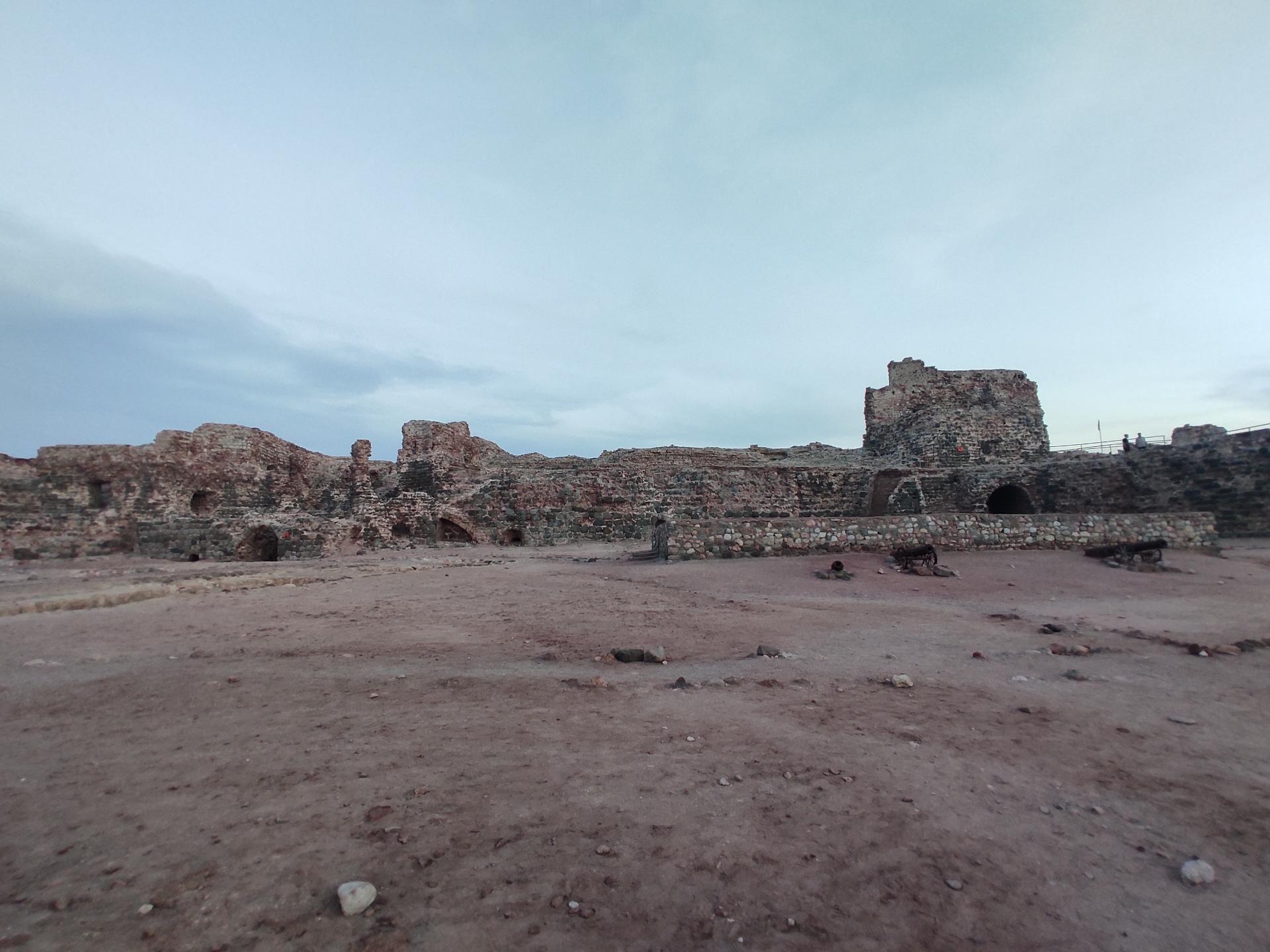 عکس قلعه پرتغالی‌ها هرمز