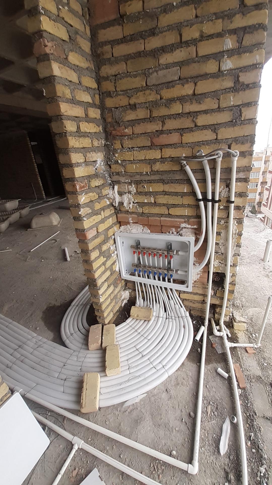 عکس تاسیسات و لوله کشی آب و گاز دانشور