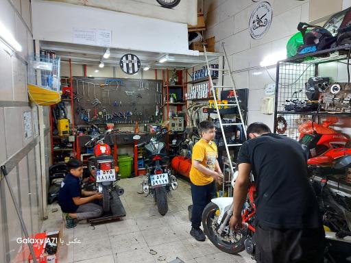 عکس نمایندگی بنلی موتور سید محسن عرب 