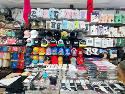 عکس فروشگاه کلاه و دستکش مهدی مد