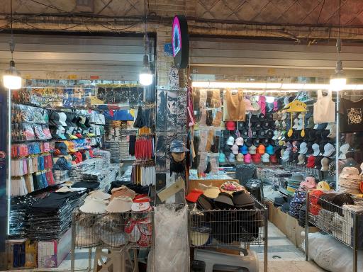 عکس فروشگاه کلاه و دستکش مهدی مد