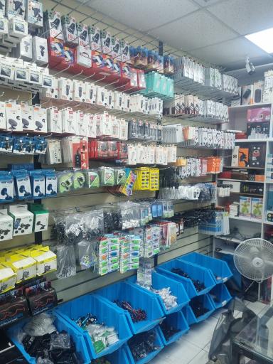 عکس موبایل و کافی نت استارتکز