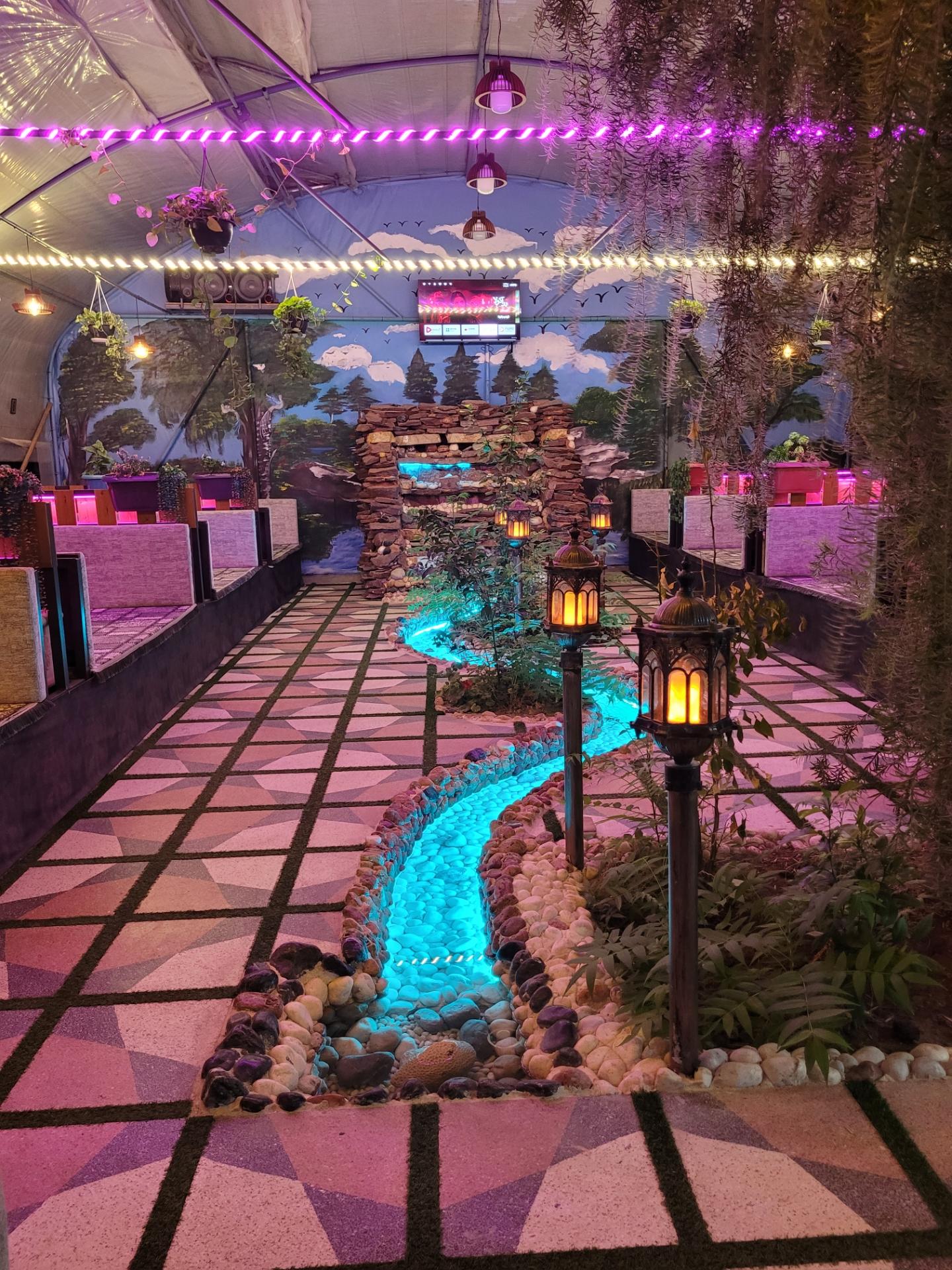 عکس باغ رستوران آبشار