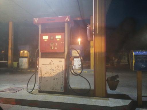 عکس پمپ بنزین و گاز CNG