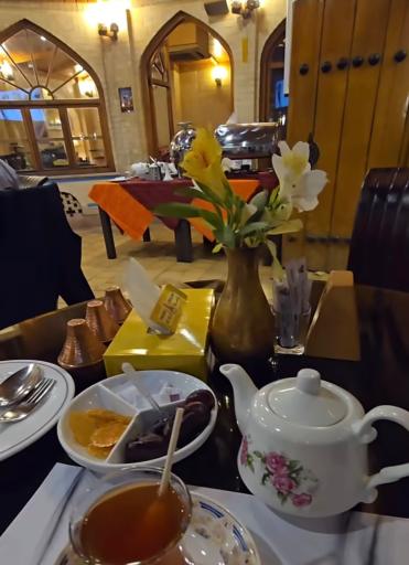 عکس باغ رستوران آبشار