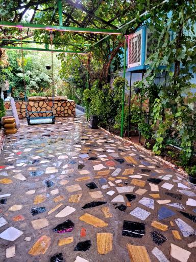 عکس باغ رستوران آبشار