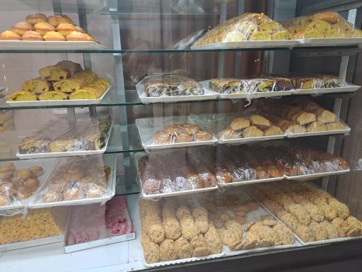 عکس قنادی نور قائم