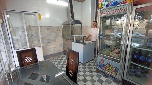 عکس ساندویچی فلافلی دلفین