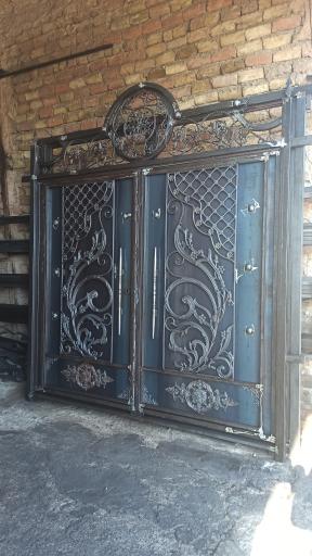 عکس درب و پنجره سازی ولی محمدی