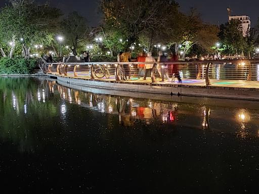 عکس دریاچه مصنوعی پارک ملت