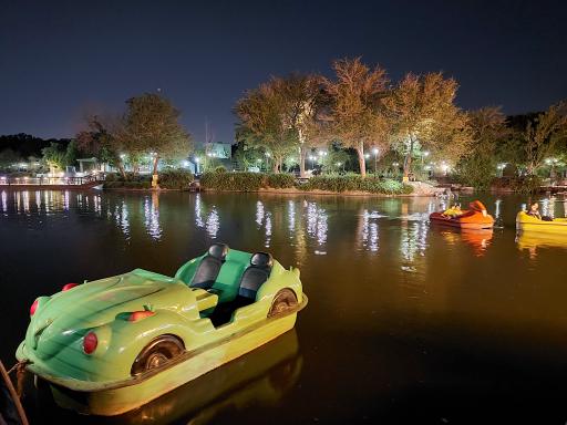 عکس دریاچه مصنوعی پارک ملت