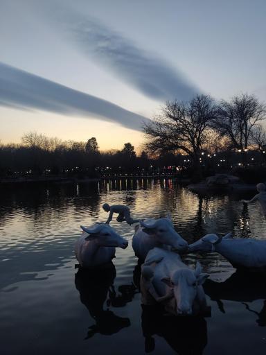 عکس دریاچه مصنوعی پارک ملت