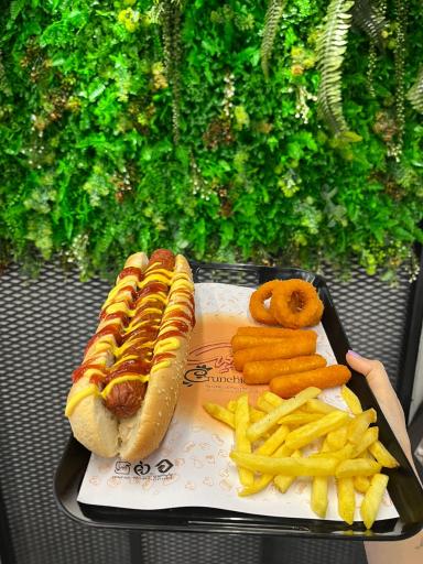 عکس فست‌ فود کرانچیک‌ شیراز