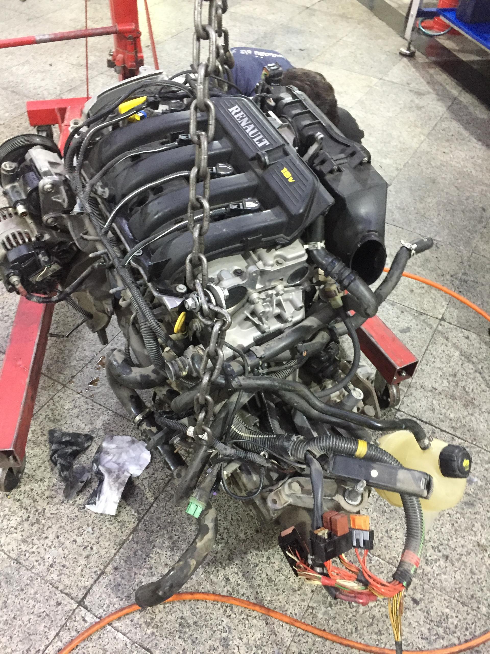 عکس مکانیکی جلوبندی و باطری سازی جاوید