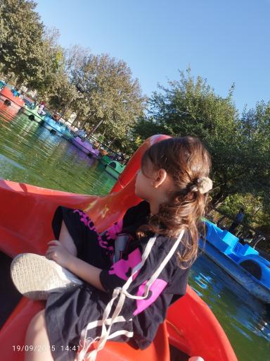 عکس دریاچه مصنوعی پارک ملت