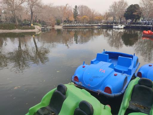 عکس دریاچه مصنوعی پارک ملت