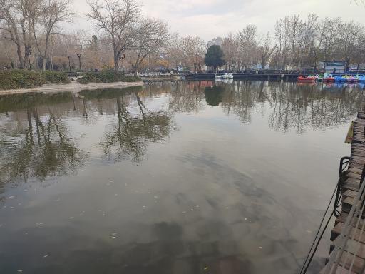 عکس دریاچه مصنوعی پارک ملت