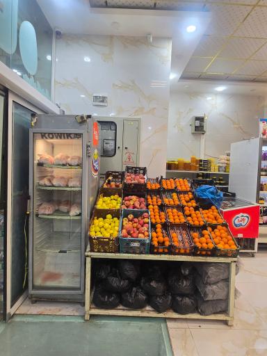 عکس فروشگاه بزرگ هفت و چهار