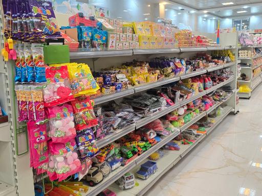 عکس فروشگاه بزرگ هفت و چهار