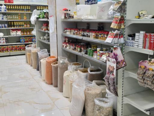 عکس فروشگاه بزرگ هفت و چهار