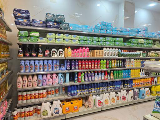 عکس فروشگاه بزرگ هفت و چهار