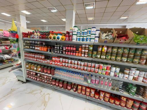 عکس فروشگاه بزرگ هفت و چهار