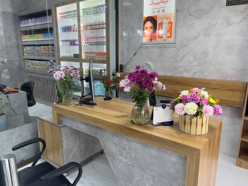 عکس داروخانه شبانه روزی دکتر انامقی