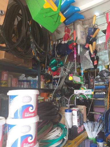 عکس فروشگاه رنگ و ابزار و شیرآلات احمدی