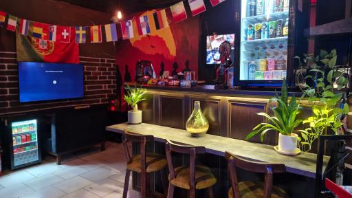 عکس کافه گیم مثلث