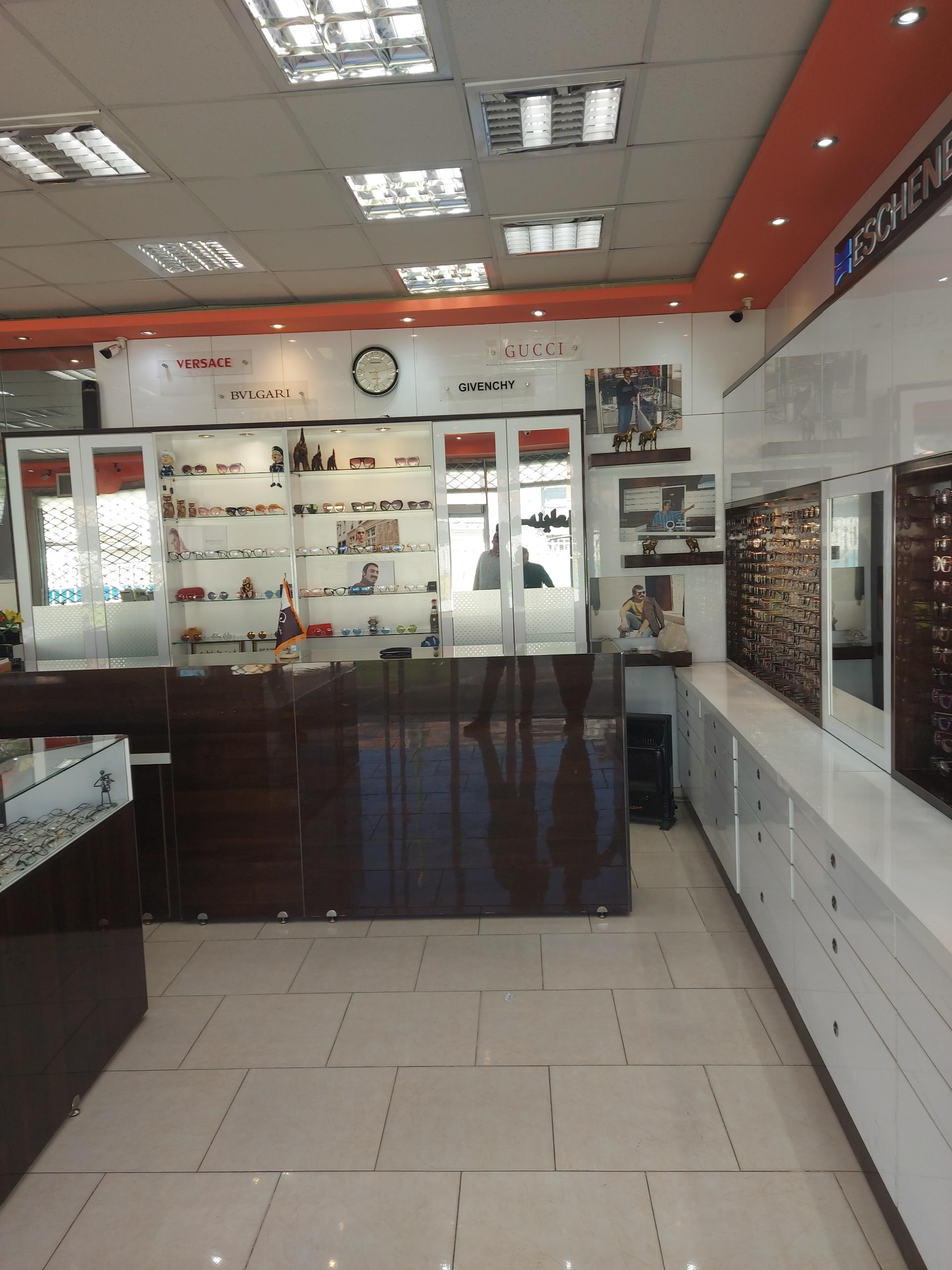 عکس کلینیک عینک ناصرخسرو 