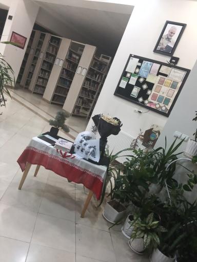 عکس کتابخانه رییس فرهمند