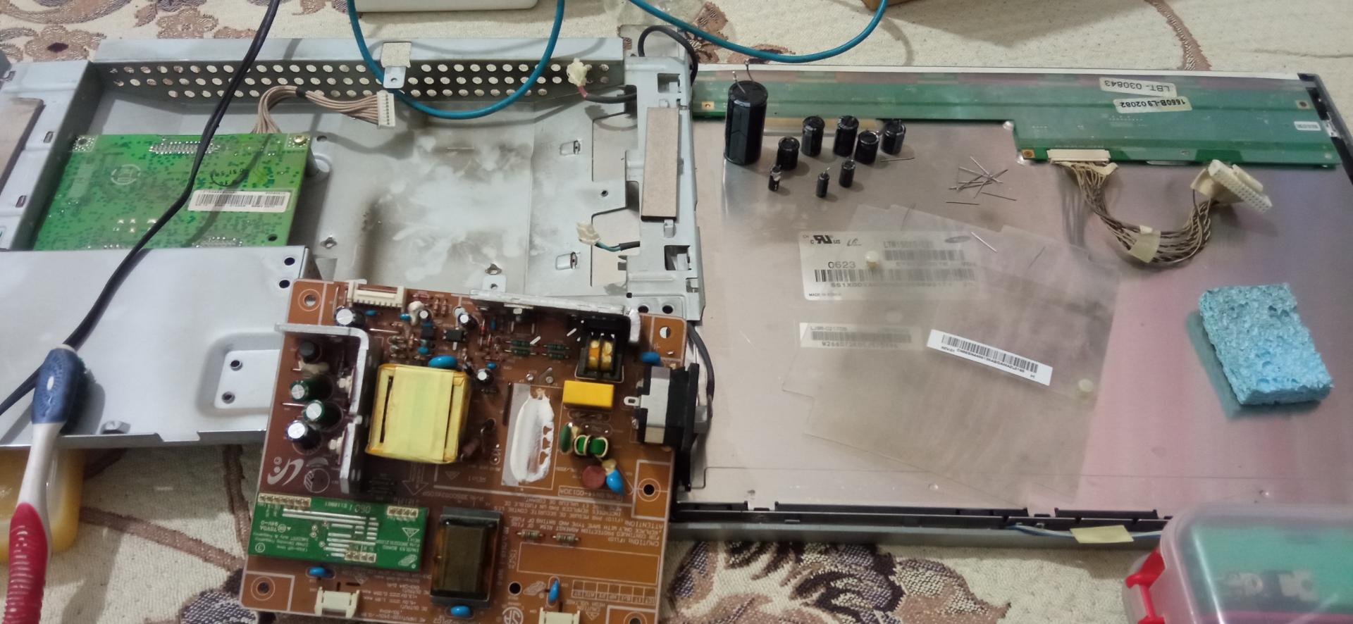 عکس تعمیرات لوازم خانگی برقی و الکترونیک