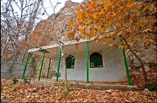 عکس زیارتگاه خاتون قیامت روستای پاقلعه 