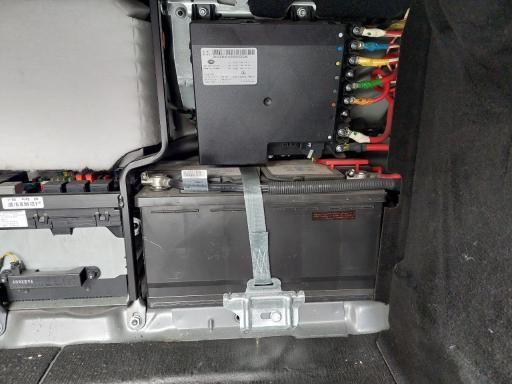 عکس نمایندگی رسمی سپاهان باتری (امداد باتری نصب و تعویض در محل)