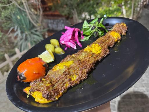 عکس رستوران سنتی شمعدونی