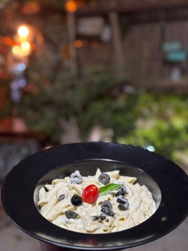 عکس رستوران سنتی شمعدونی