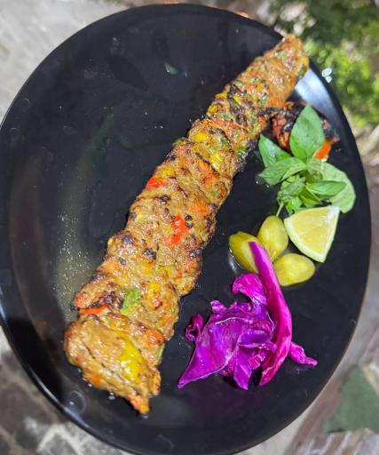 عکس رستوران سنتی شمعدونی