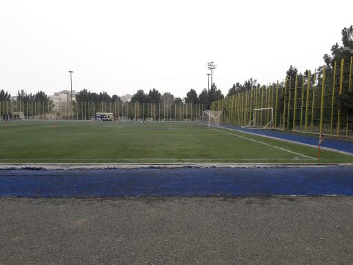 عکس زمین فوتبال باران