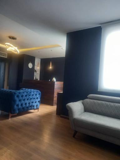 عکس دکتر نرگس میکانیکی