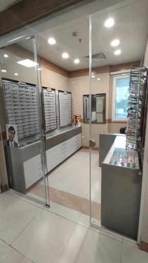 عکس بینایی سنجی و عینک مهر 