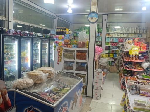عکس فروشگاه مواد غذایی صحراگرد